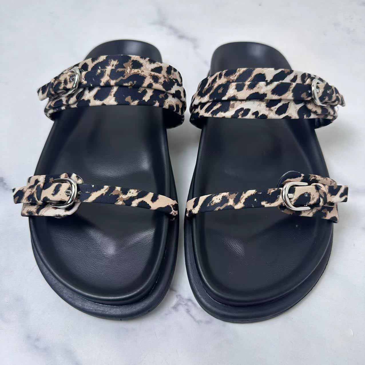 Women's New Casual Joker Leopard Print with Buckle Thick Bottom Fashion Casual Flat Sandals.