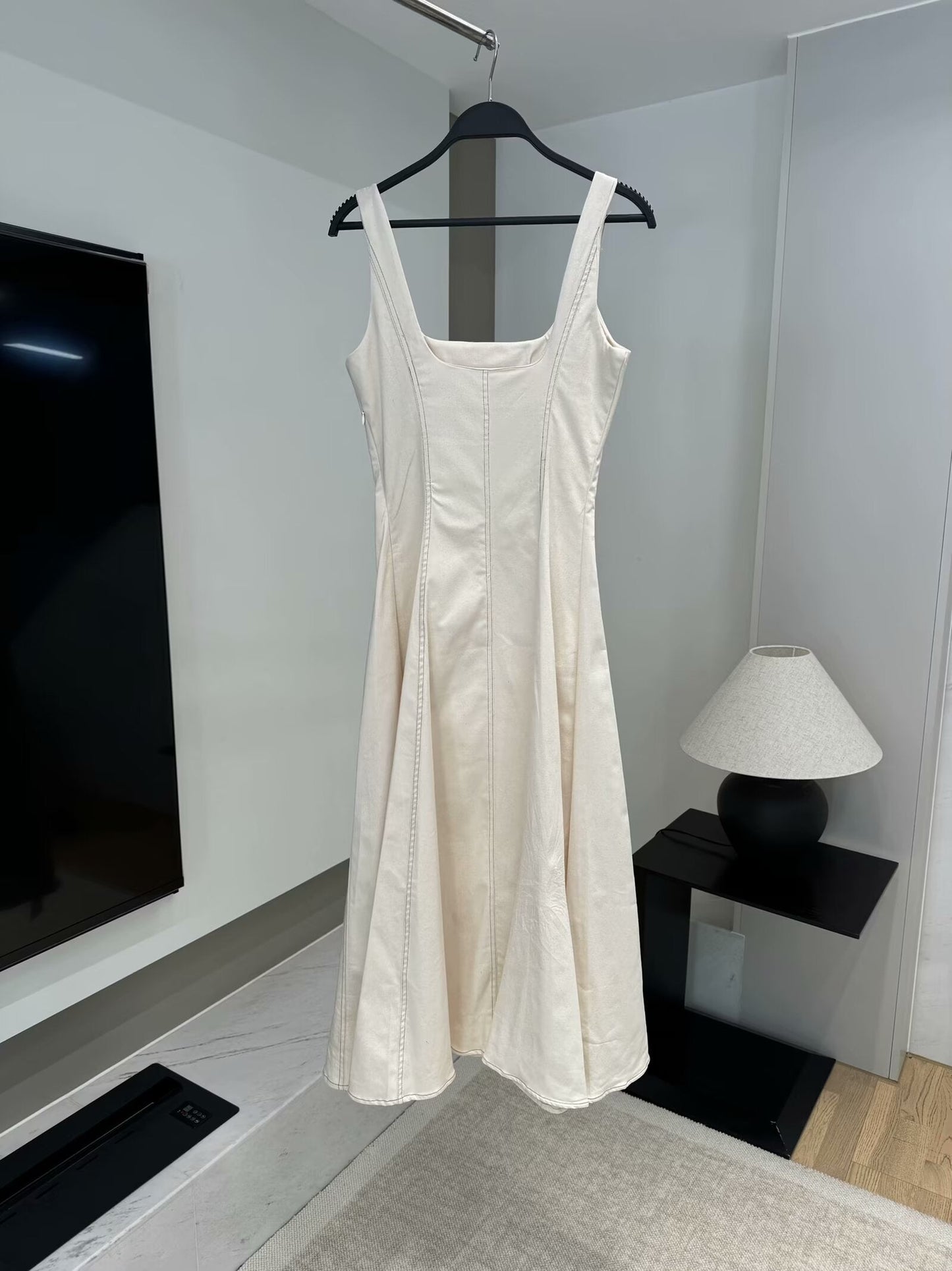 Women's 2025 Fashion Open Line Design Long Dress Retro Sleeveless Women's Dress