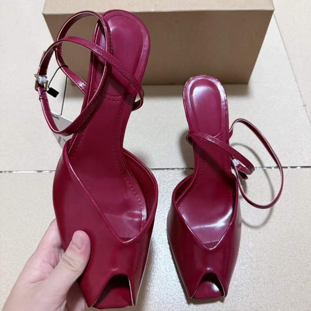 Women's New Fashion Joker Fish Mouth Woman's Head Temperament Mary Jane Shoes Commuter Stilettos.