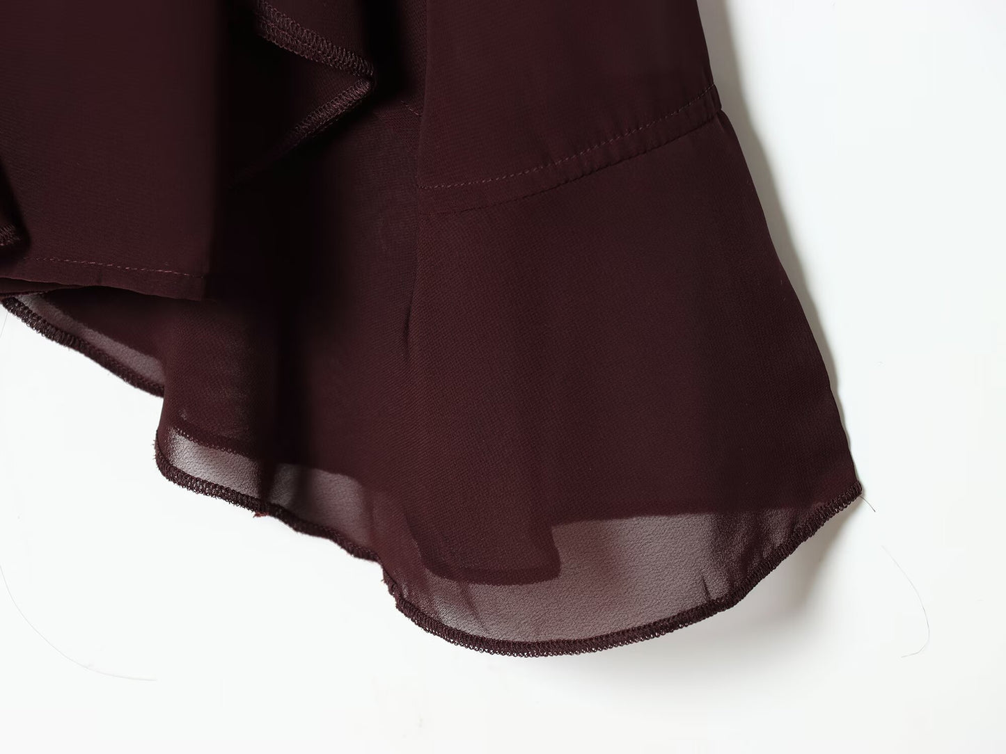 Women's ruffled edge decoration O Neck pleated top