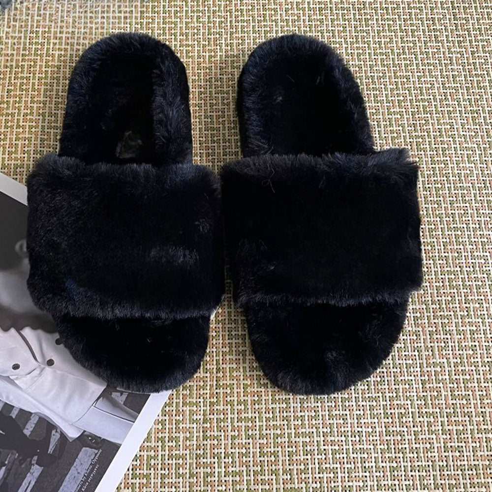 Women's new diamond-studded fur slippers have a shoe box