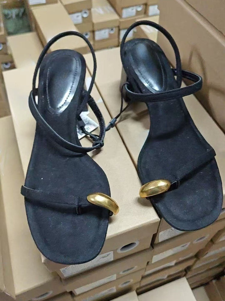 Women's New Fashion Joker Thin Belt Clip Toe Design Thick Heels Sandals.