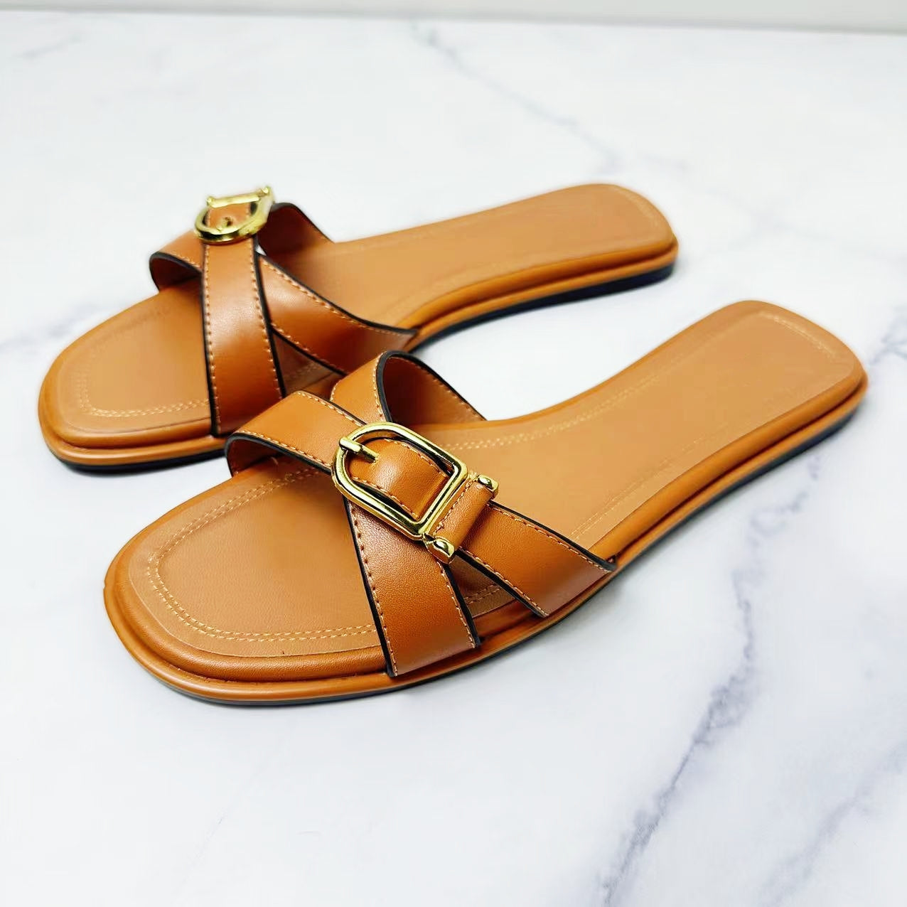 Women's New Fashion Joker Square Cross-belt Leisure Slippers for Travel and Holiday.