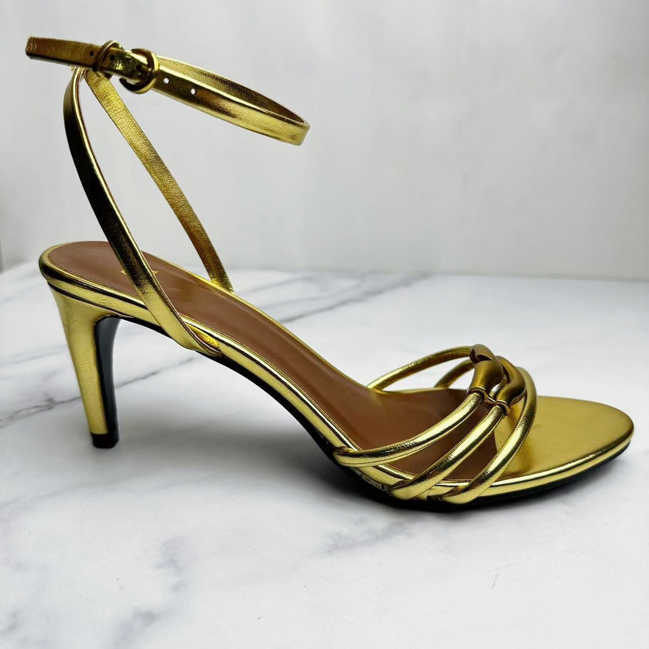 Women's New Fashion Joker High-heeled High-heeled Sandals with Thin Heels and Straps.