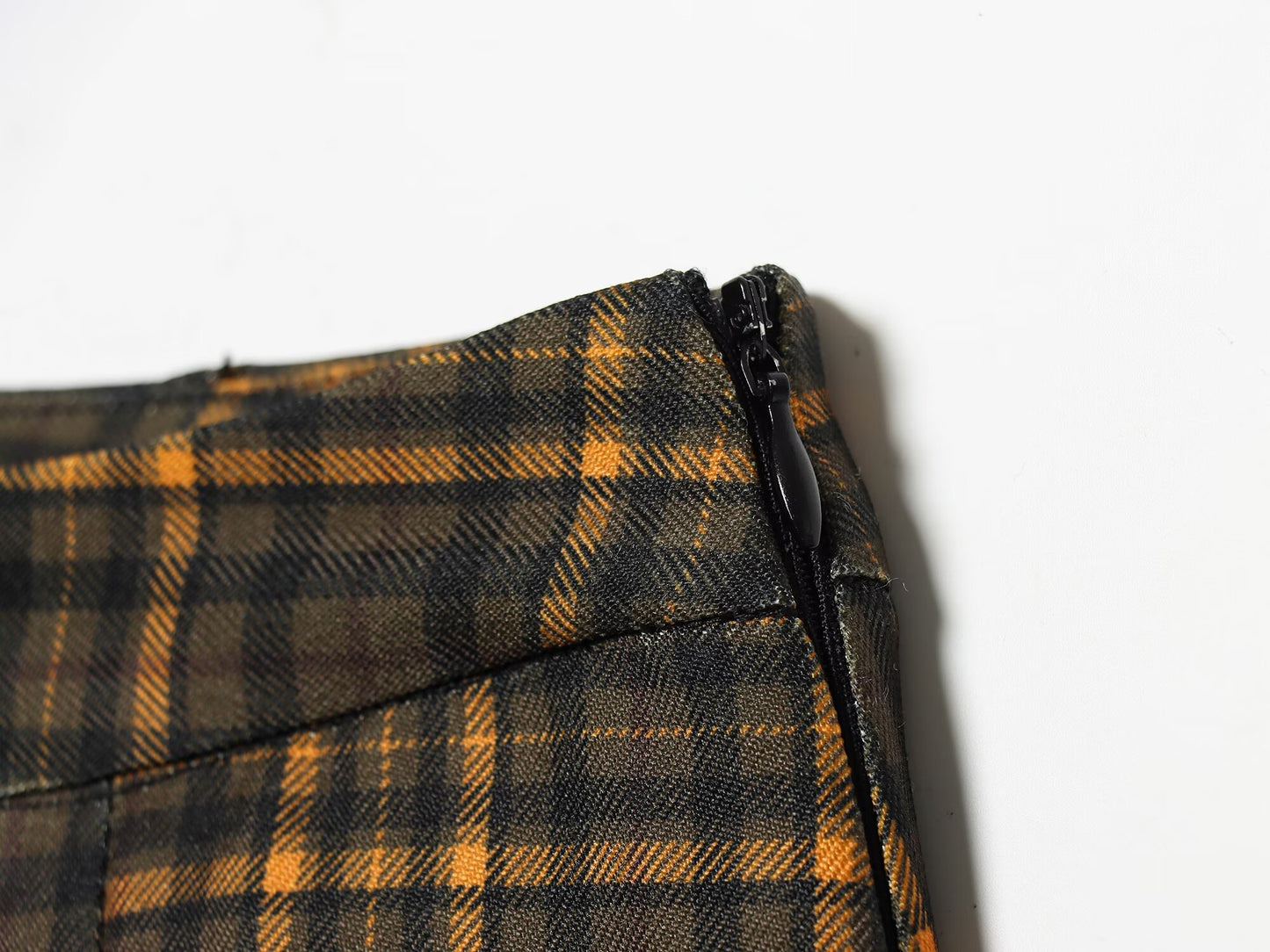 Women's button decoration pleated plaid MIDI skirt