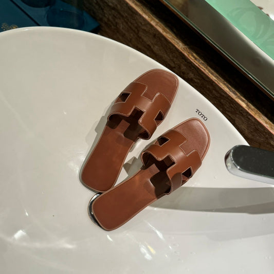 Women's New Fashion Casual Joker Thin Bottom Flat Slippers Sandals.