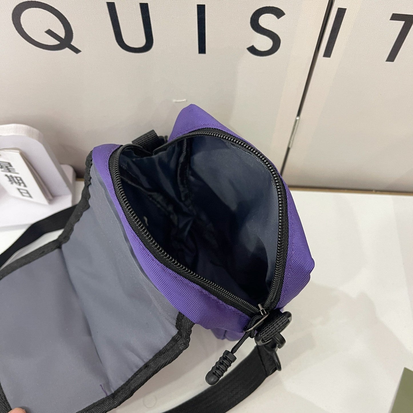 Men's and Women's Leisure Joker Sports Mobile Phone Bag with Adjustable Shoulder Strap Canvas Messenger Bag