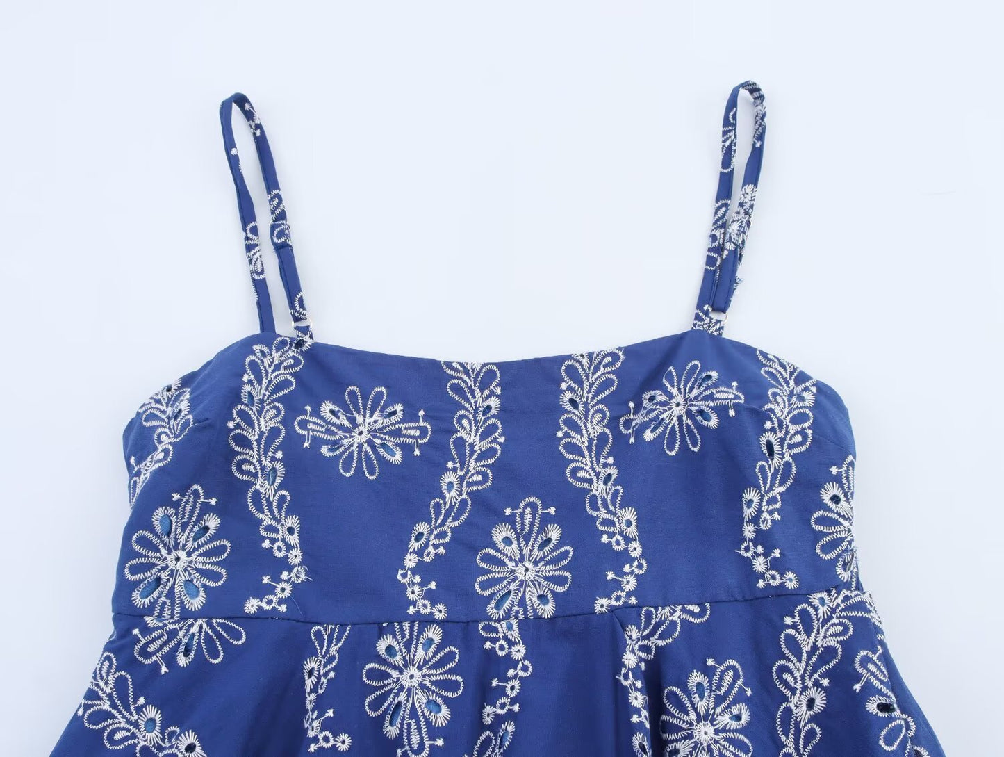 Women's Summer New Fashion Hollow Embroidered suspender Top