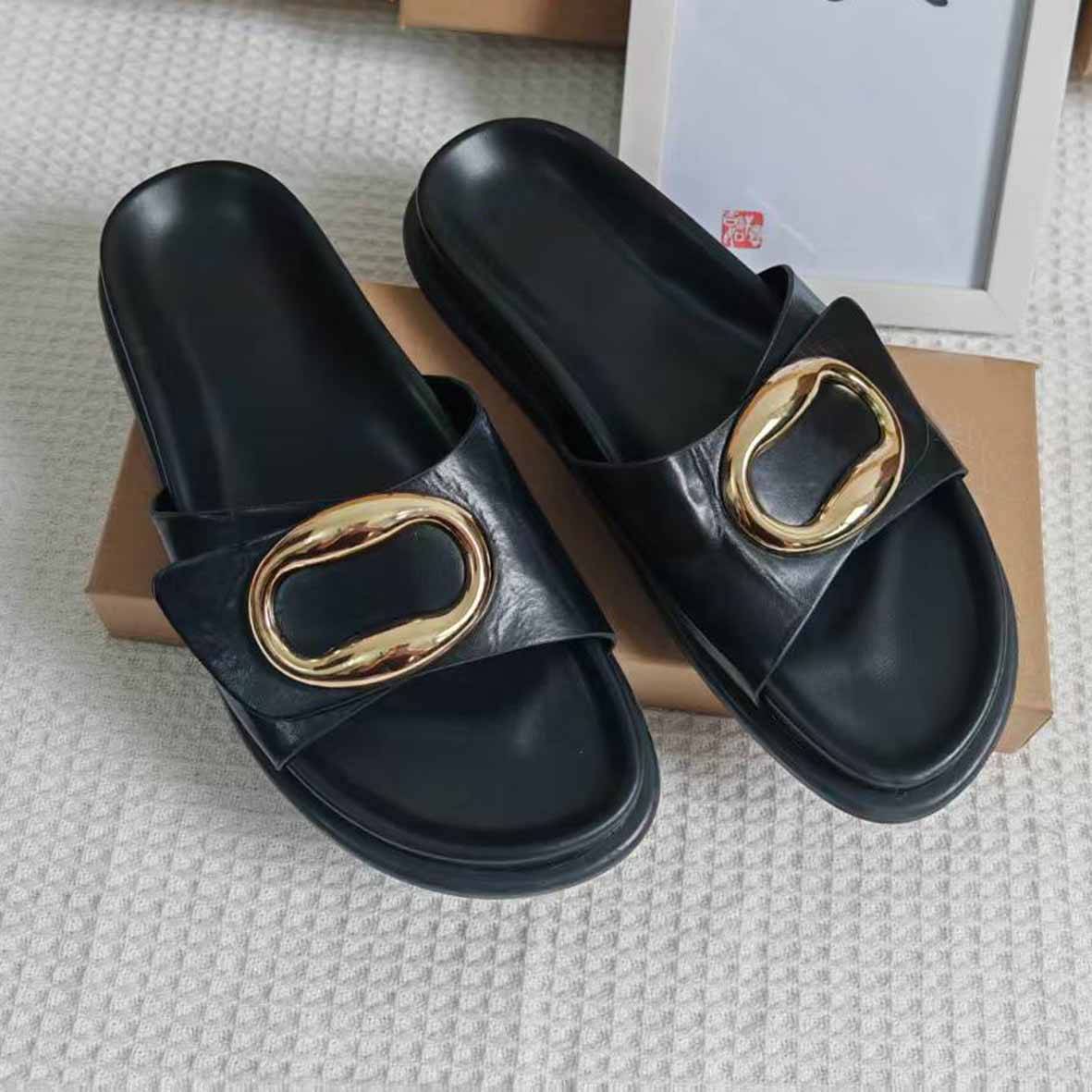 Women's New Fashion Casual Joker Gold Buckle Decoration Platform Sandals Sandals Ladies Sandals and Slippers.