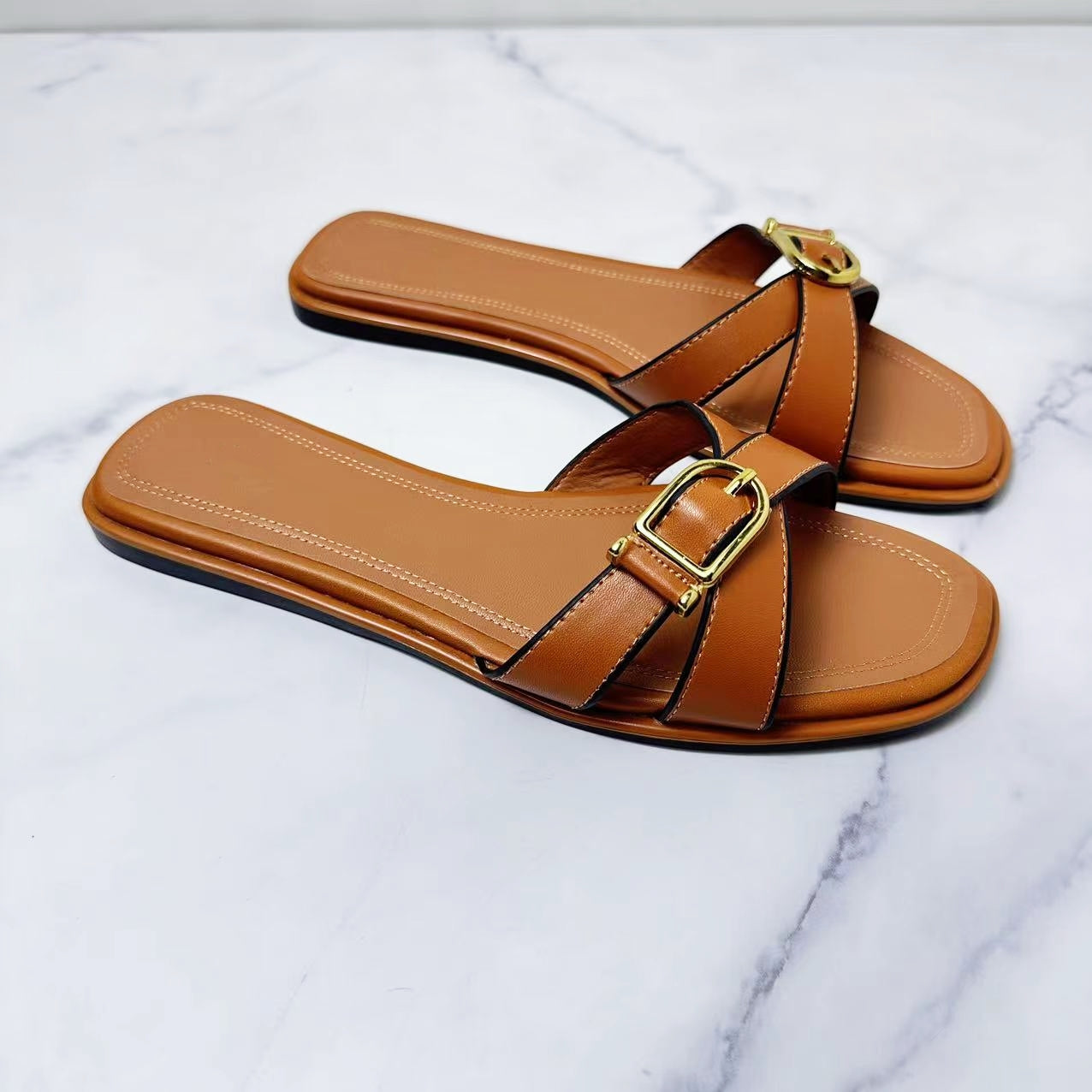 Women's New Fashion Joker Square Cross-belt Leisure Slippers for Travel and Holiday.