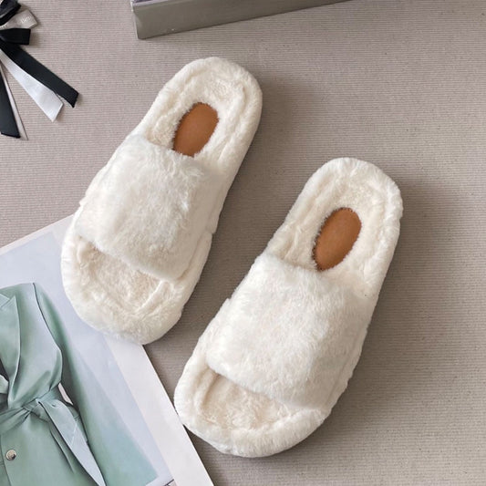 Women's new autumn and winter plush slippers have a shoe box