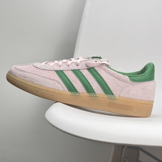 Women's new casual wild pink low-top sports shoes have a shoe box.