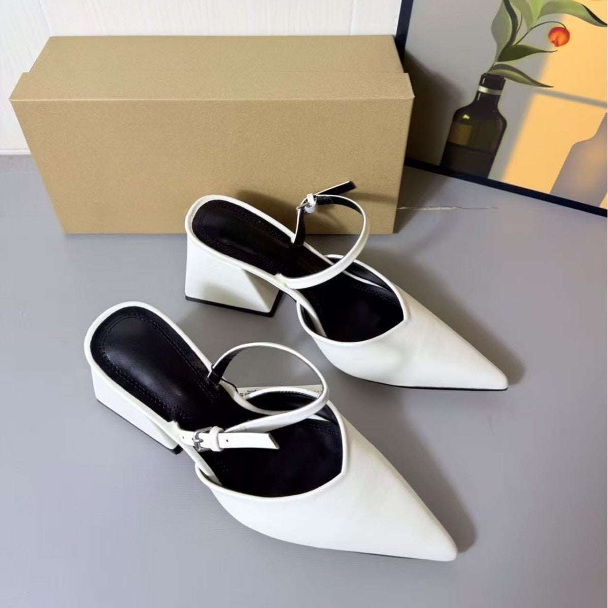 Women's New Fashion Joker White Baotou Shallow-mouthed Pointed Heel with Buckle and Thick High-heeled Sandals.