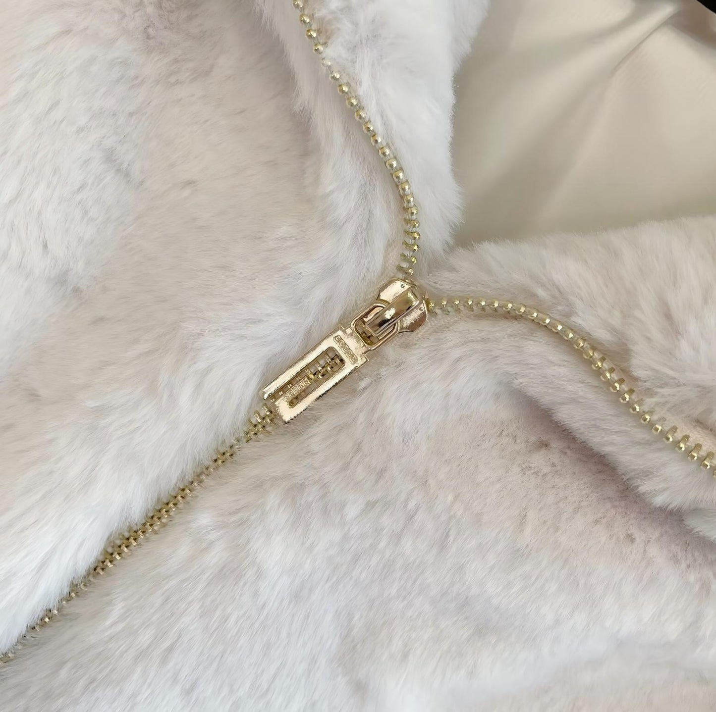 Women's artificial fur effect high neck hooded sleeveless vest