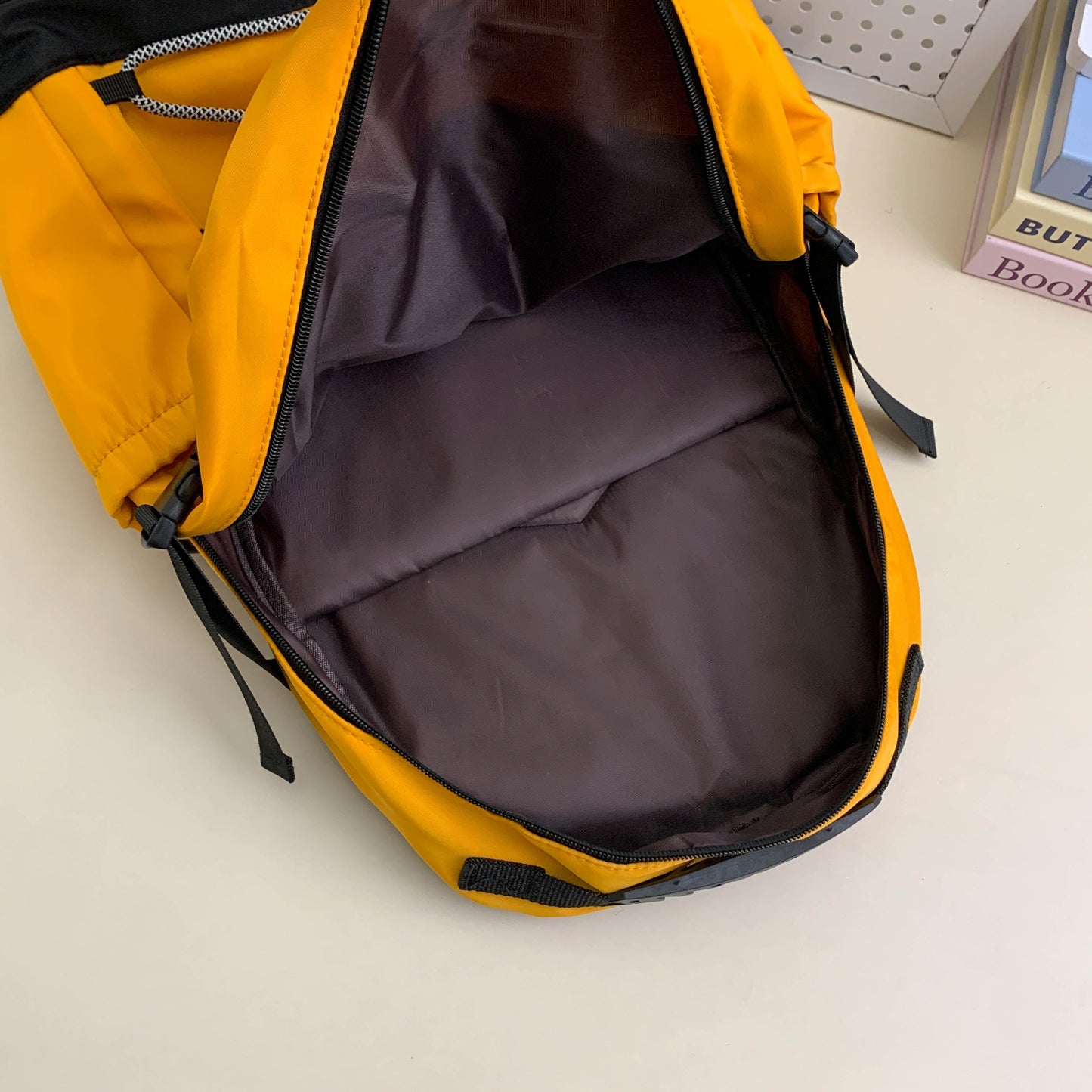 Men's and Women's Leisure Versatile Sports Drawstring Design Adjustable Shoulder Strap Multifunctional Backpack Travel Bag.