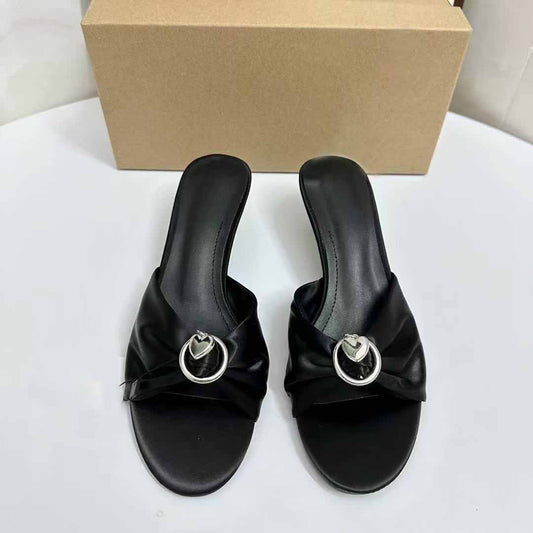 Women's New Fashion Temperament Joker Heart-shaped Metal Decorative Stiletto Sandals.