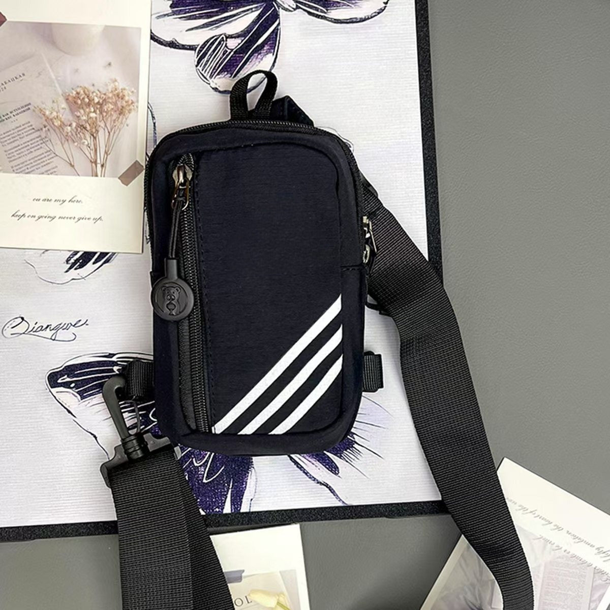 Men's and Women's Casual Joker Sports Adjustable Shoulder Strap Mini Mobile Phone Messenger Bag