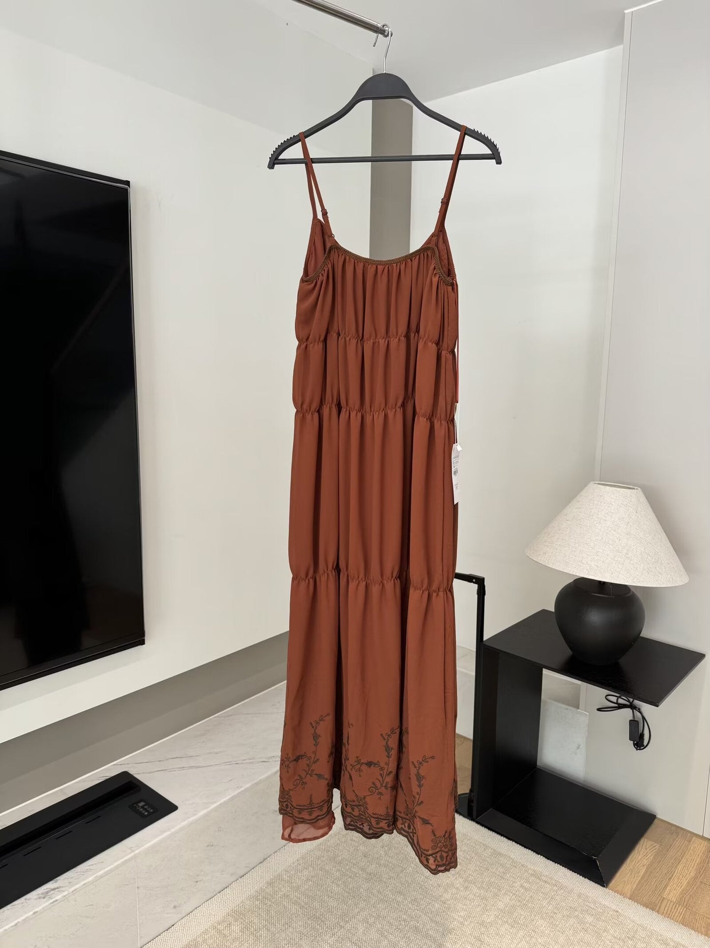 2025 Women's new fashion embroidered pleated suspender MIDI dress