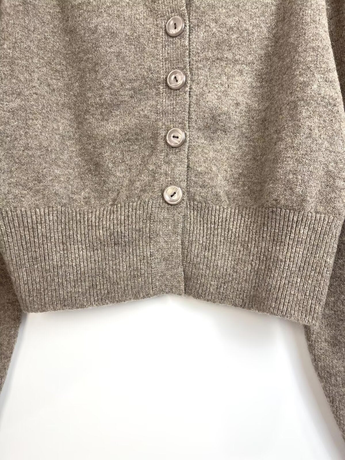 Women's new fashion short O-Neck long sleeved knitted cardigan