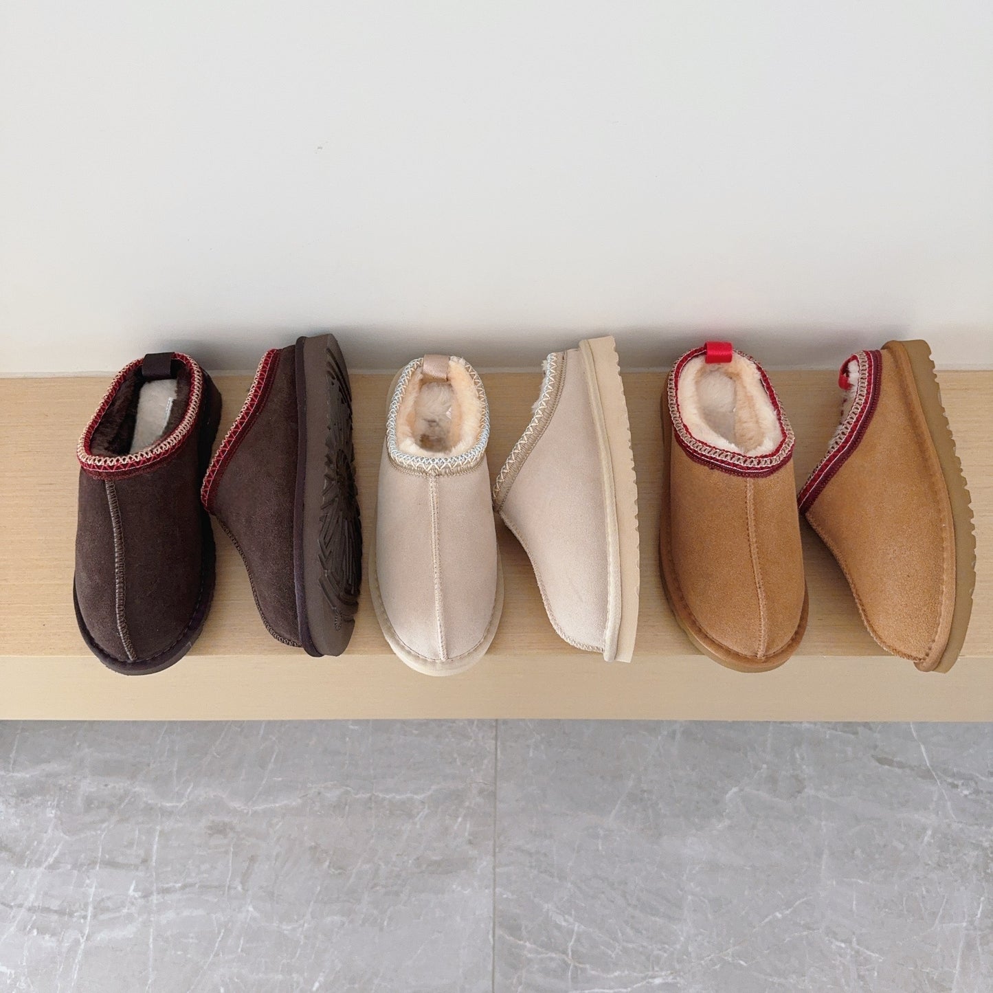 Women's new winter thick-soled short-sleeved snow boots have a shoe box