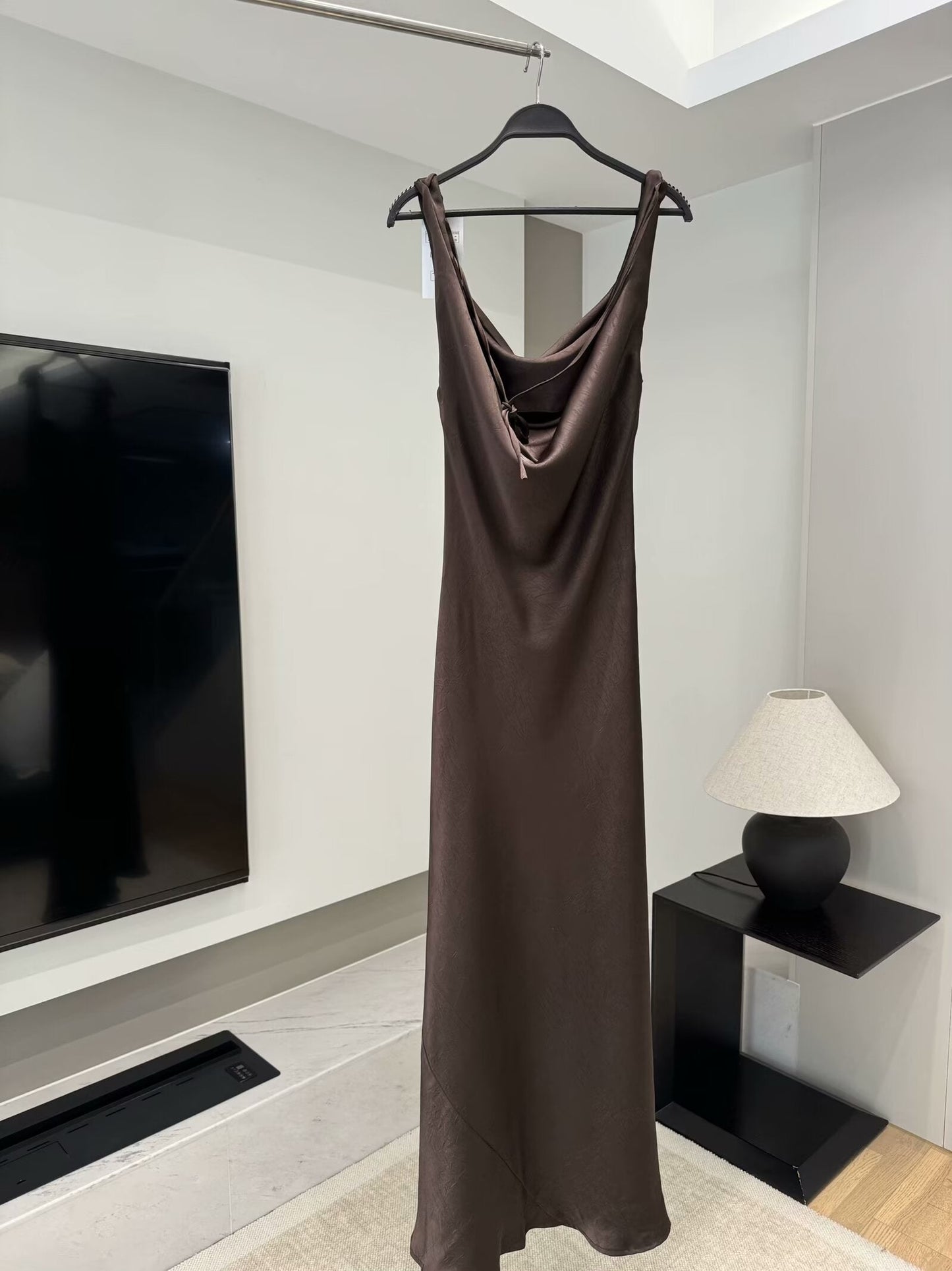 Women's 2025 chic fashion satin texture long dress retro sleeveless women's dress