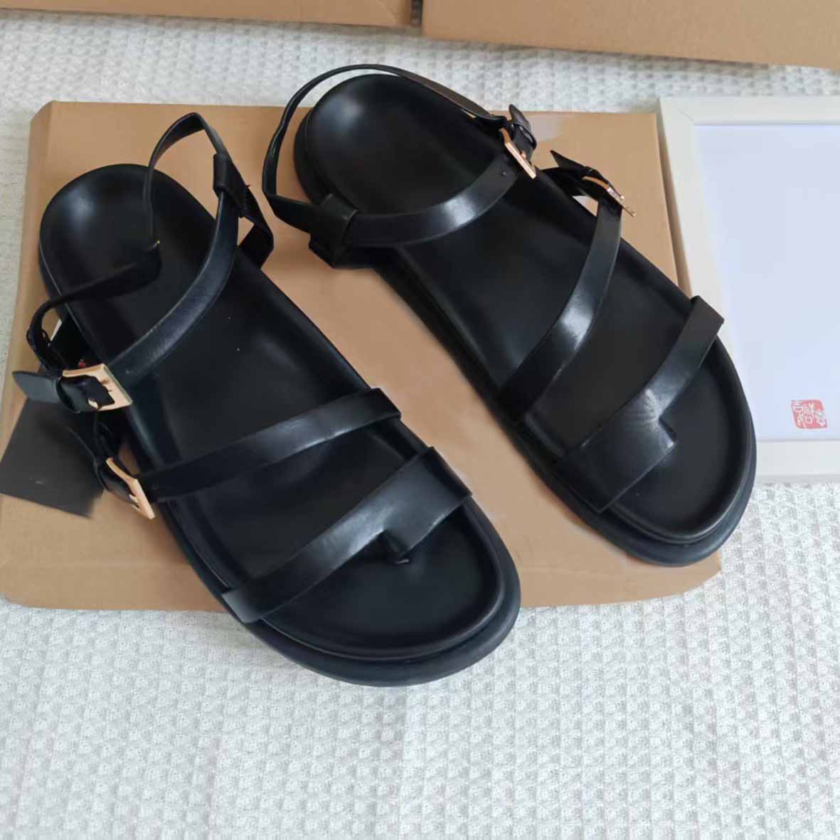 Women's New Fashion Casual Joker Flat Sandals and Slippers with Buckles and Muffin Bottom Shoes.