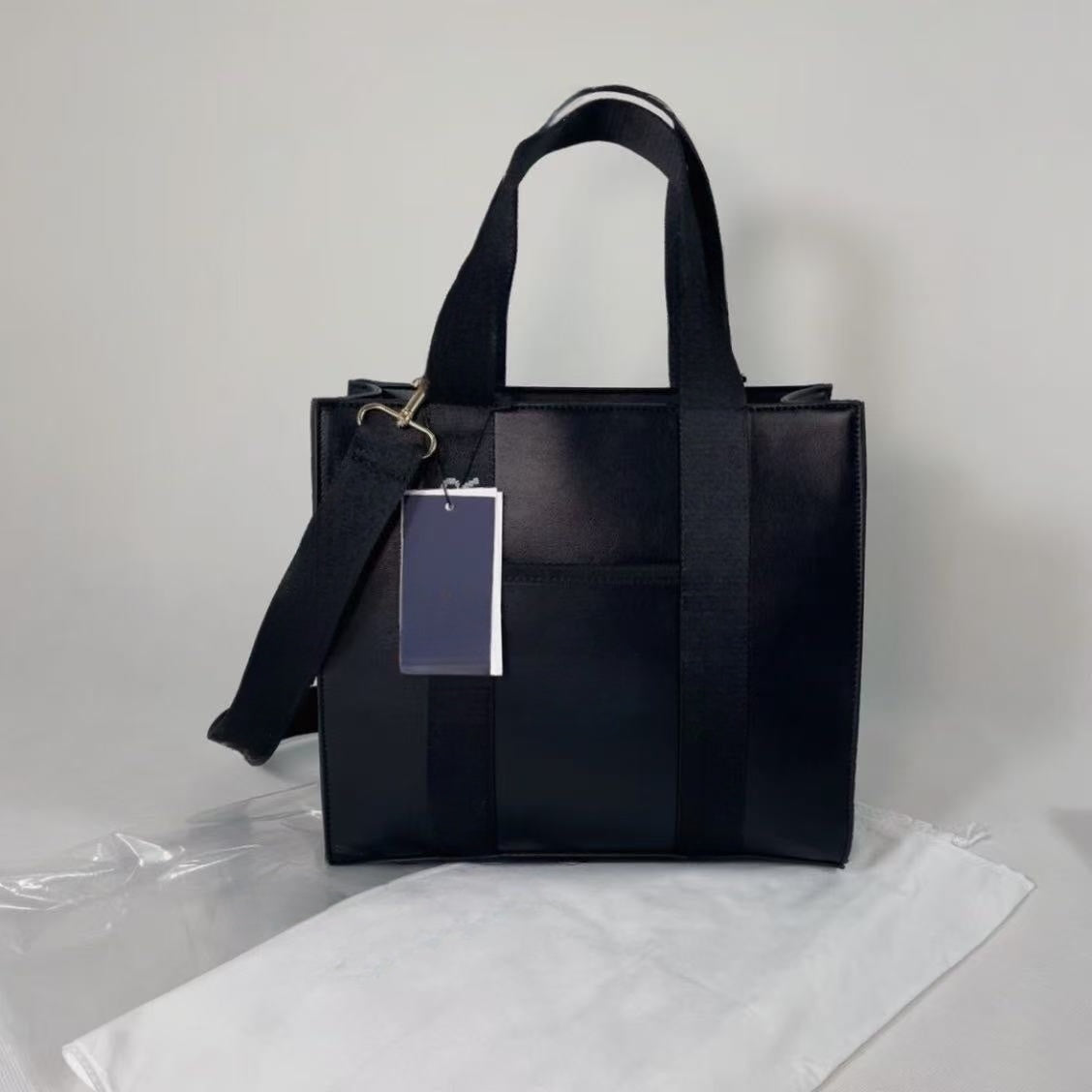 Women's New Fashion Joker Large Capacity Wide Shoulder Strap Shoulder Messenger Bag