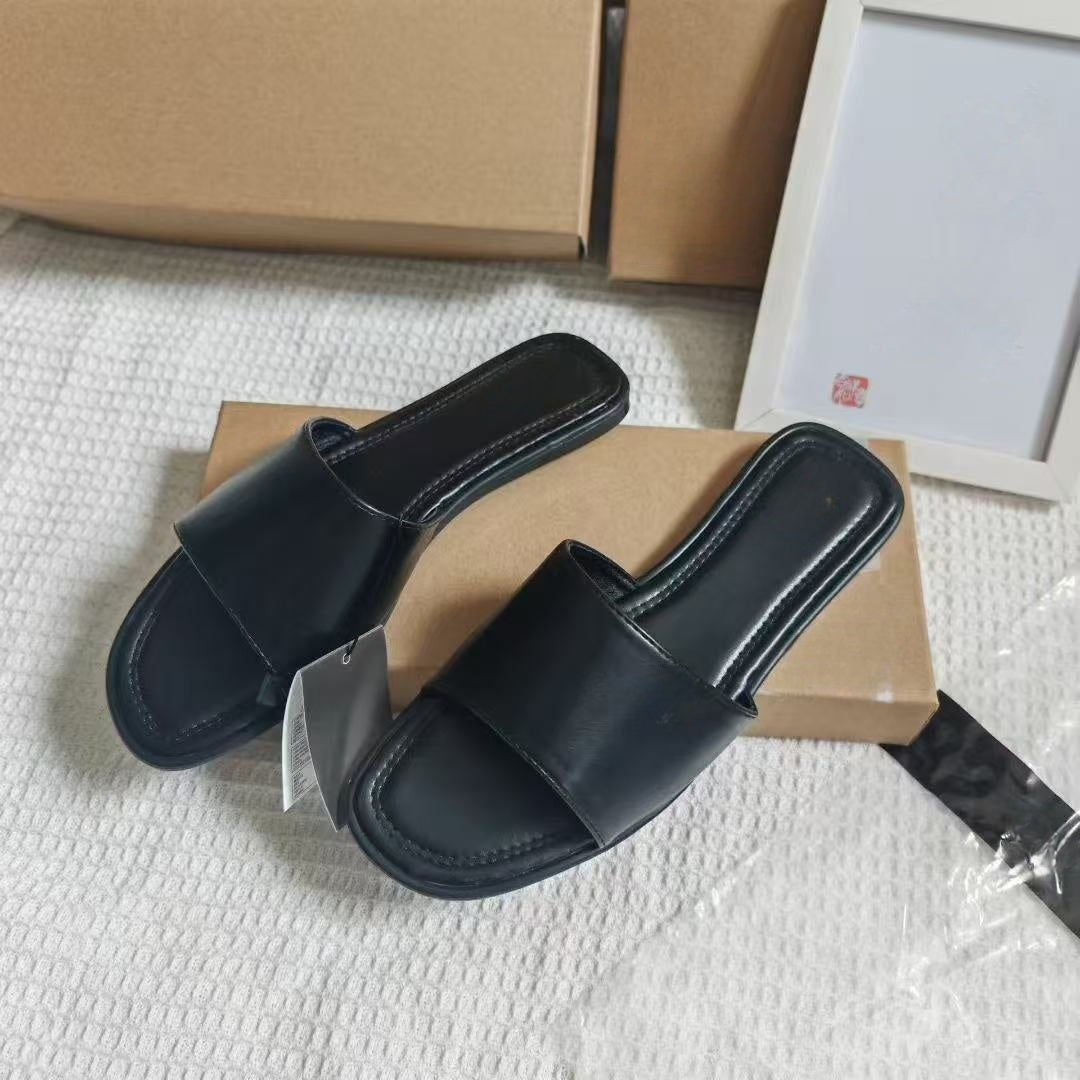 Women's New Fashion Casual Joker Wear Beach Sandals and Slippers with Thin Bottom and Comfortable Slippers.