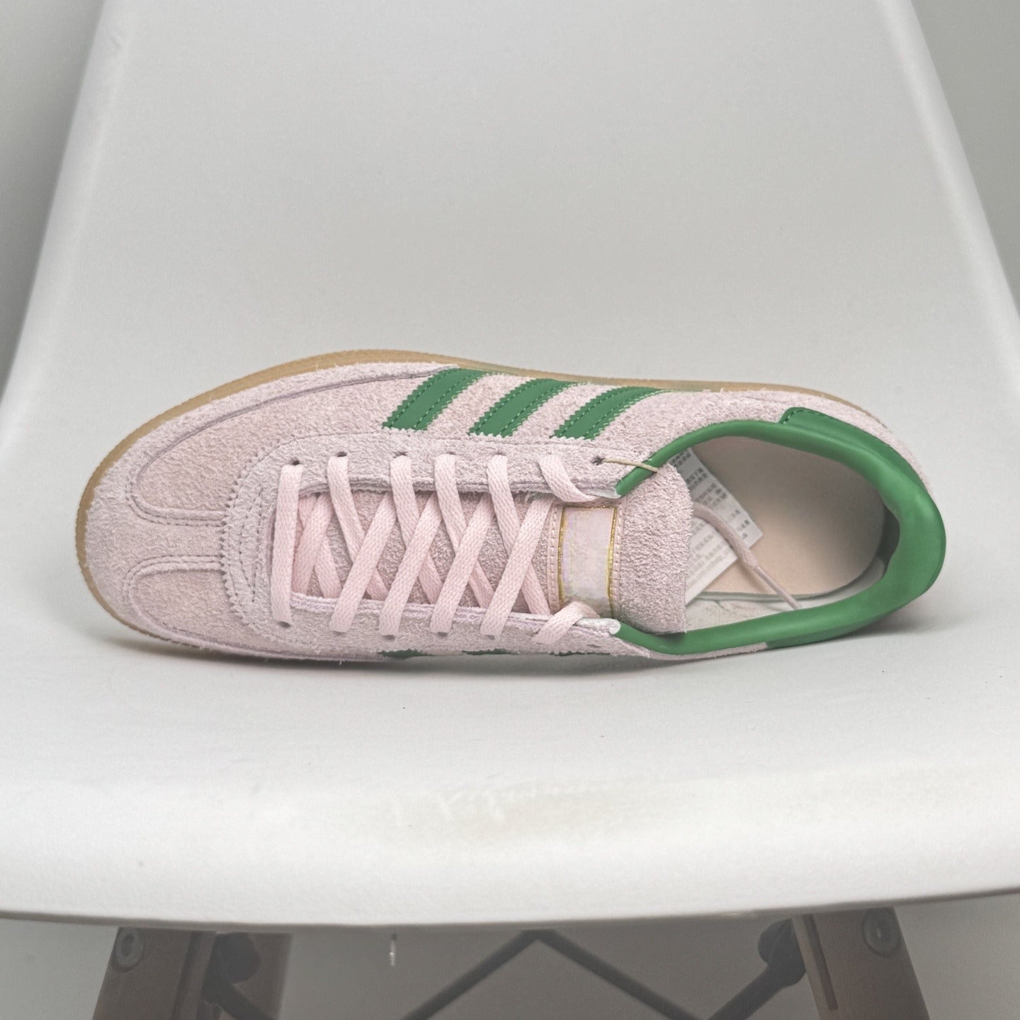 Women's new casual wild pink low-top sports shoes have a shoe box.