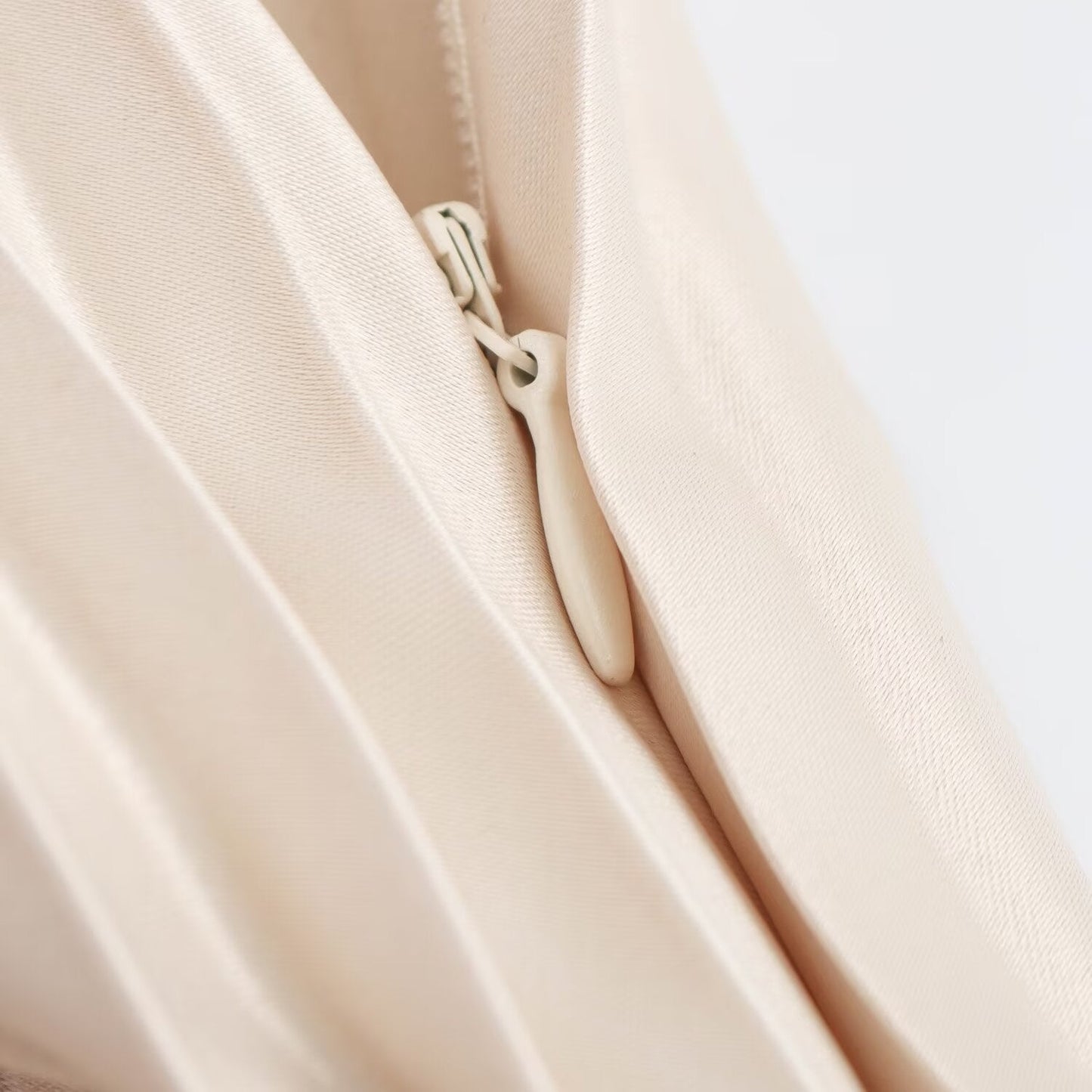 Women's new fashion loose satin texture MIDI skirt casual versatile pleated MIDI skirt retro mid waist side zipper women's skirt Mujer