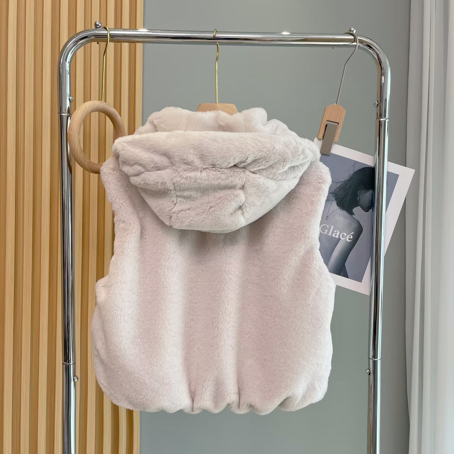 Women's artificial fur effect high neck hooded sleeveless vest