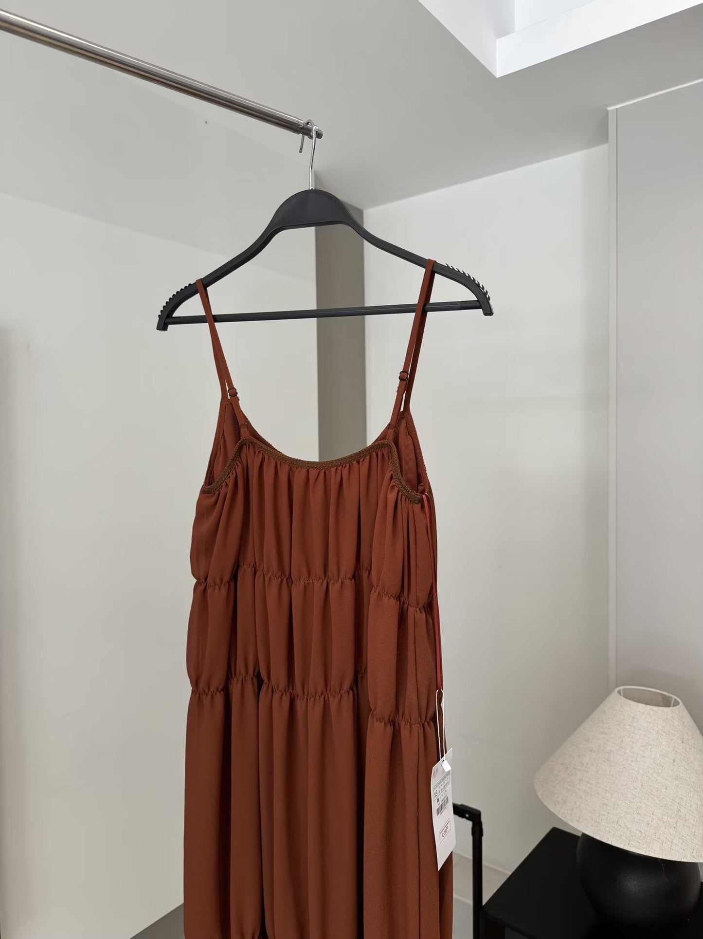 2025 Women's new fashion embroidered pleated suspender MIDI dress