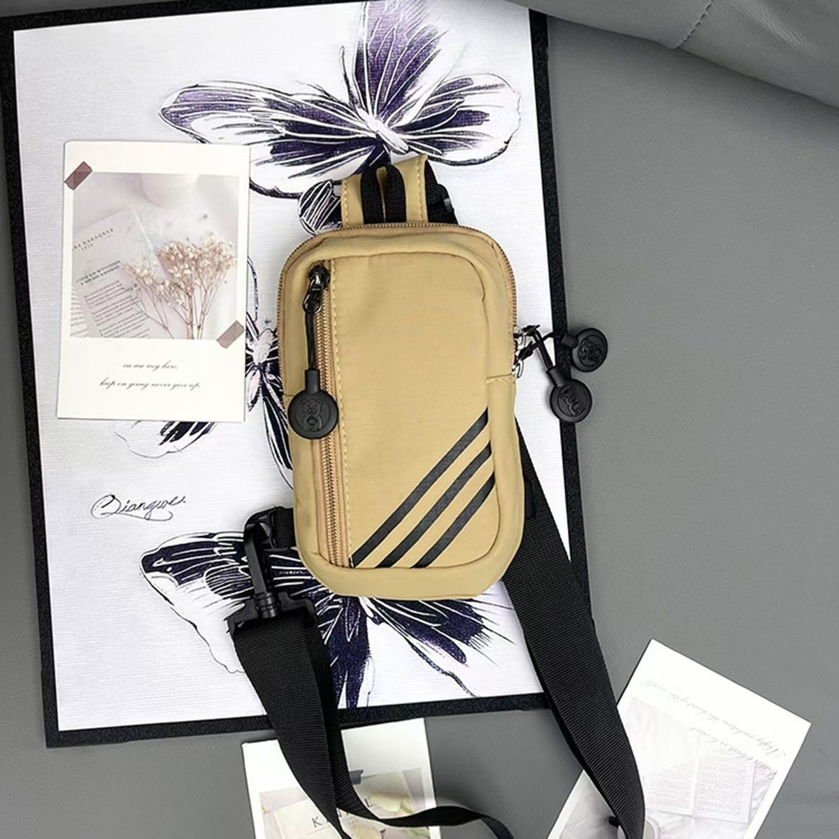 Men's and Women's Casual Joker Sports Adjustable Shoulder Strap Mini Mobile Phone Messenger Bag