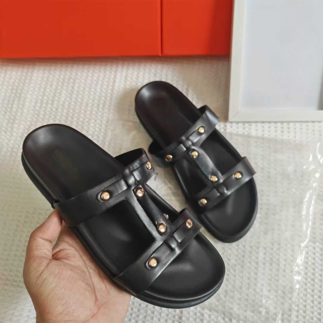 Women's 2025 New Fashion Casual Joker Rivet Decorative Platform Slippers Sandals.