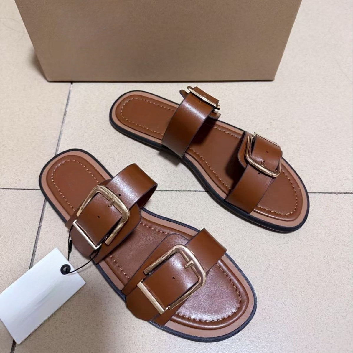 Women's New Fashion Joker Buckle with Double Strap Flat Bottom Wears Two Sandals with Thin Bottom.