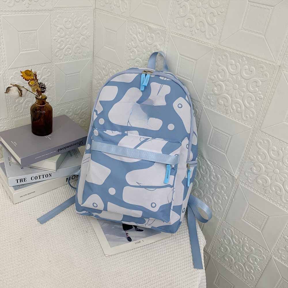 Men and women with the same new fashion and leisure Joker multi-pocket large-capacity waterproof sports bag travel bag.