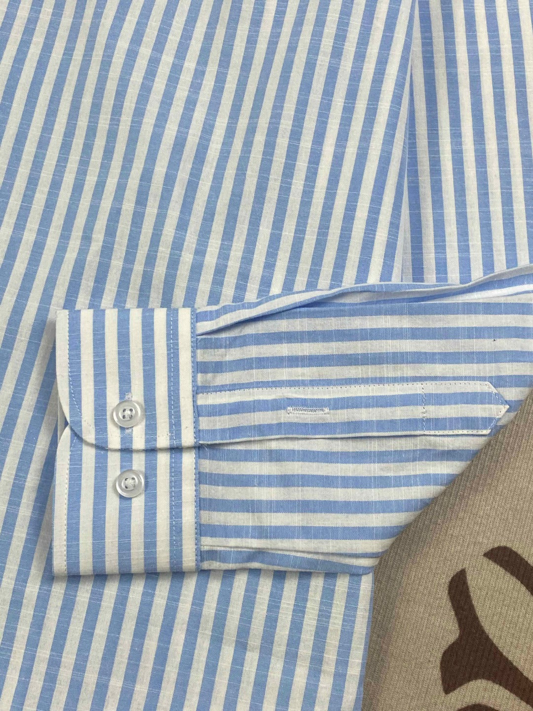 Men and women with the new fashion casual Joker embroidery comfortable breathable cotton striped shirt.