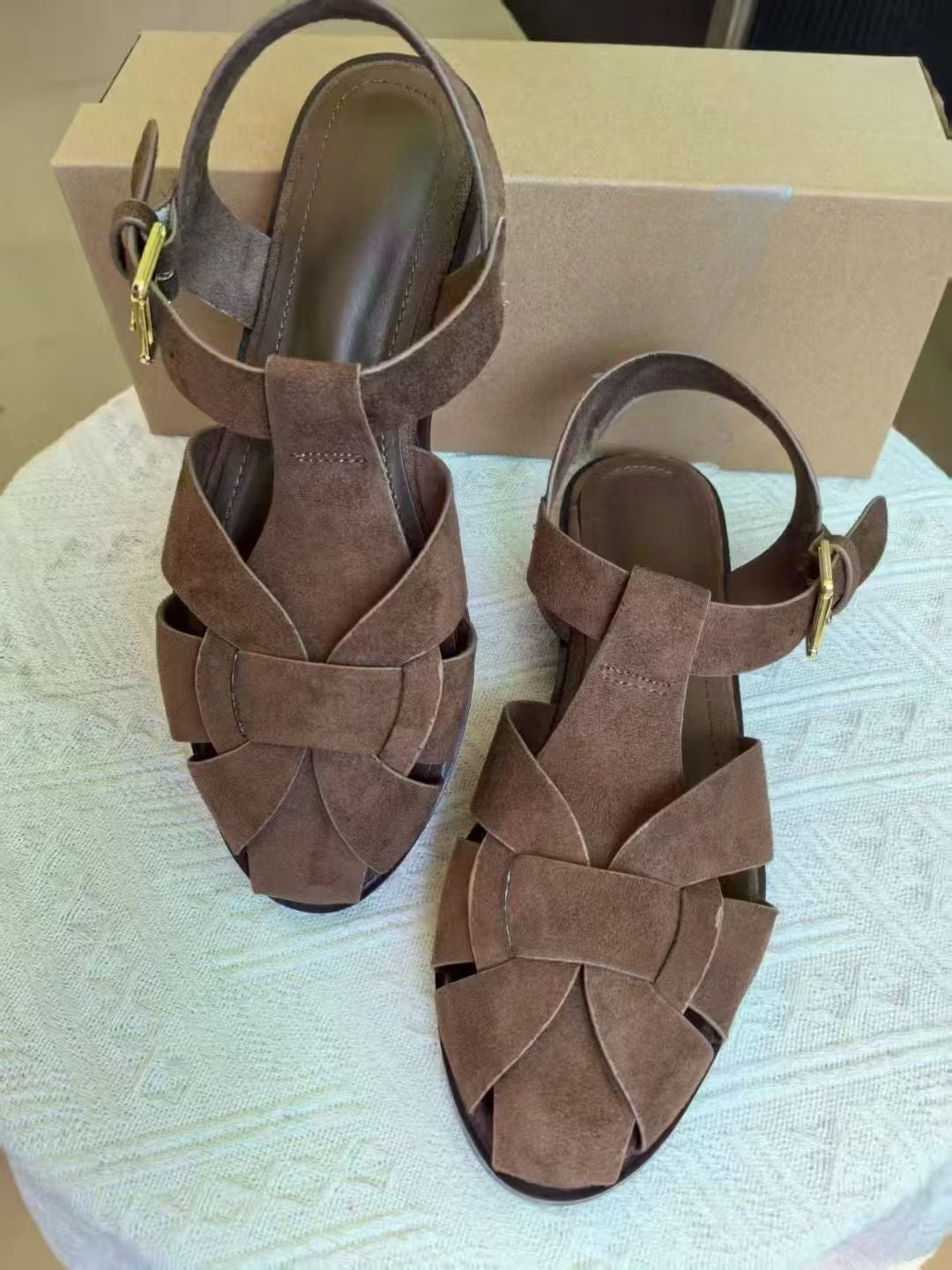 Women's new fashion Joker design thin bottom round flat sandals.