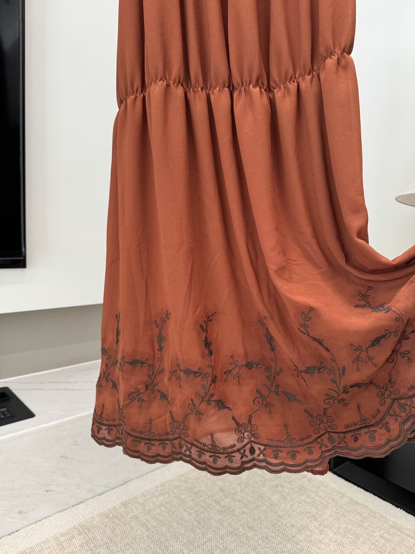 2025 Women's new fashion embroidered pleated suspender MIDI dress